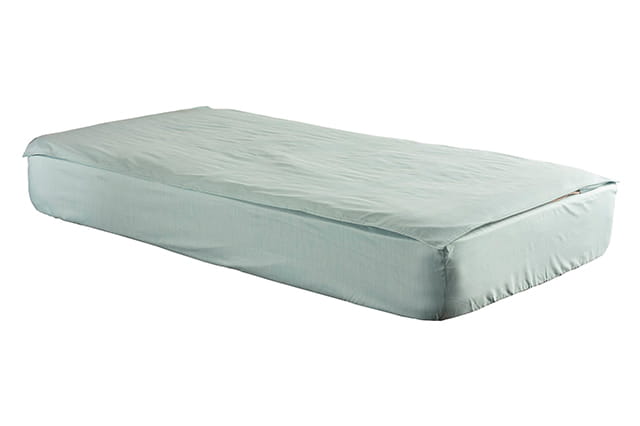 マットレスカバーと簡単シーツ